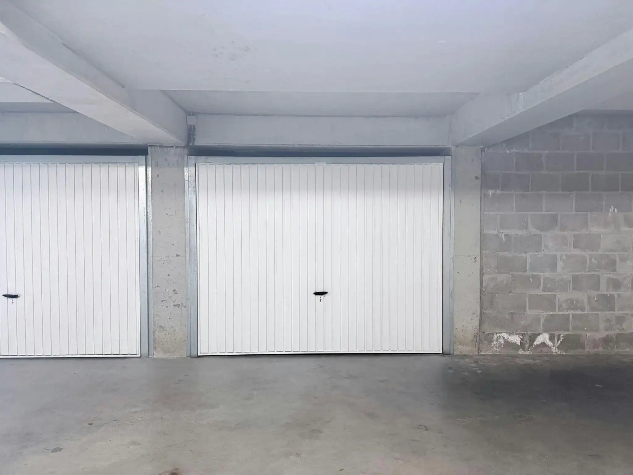 Ruime garagebox te koop te Warande foto 2