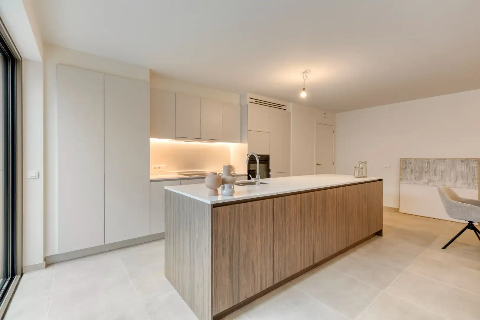 Modern en energiezuinig appartement op toplocatie in Roeselare foto 3