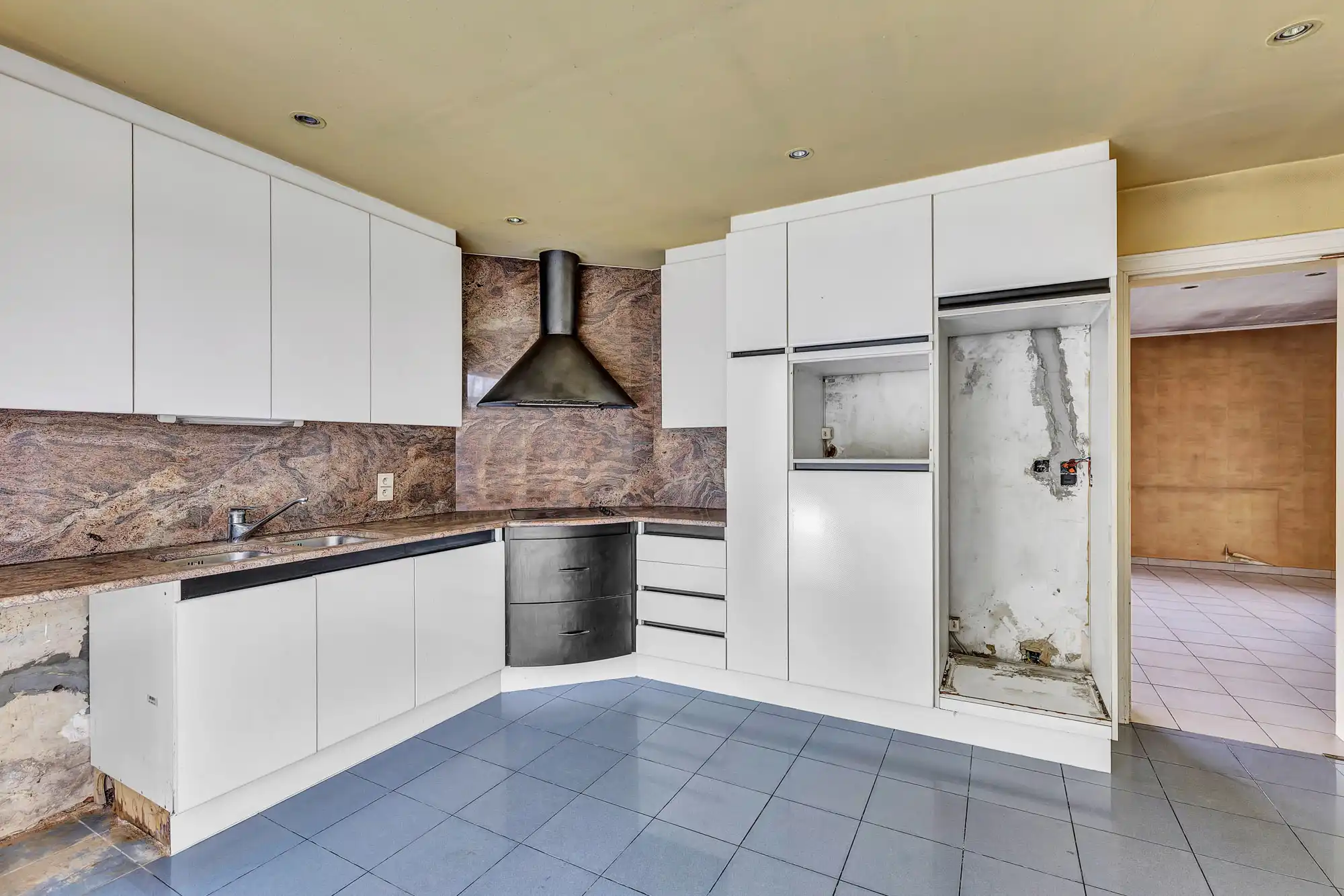 Te renoveren woning op uitzonderlijk perceel! foto 8