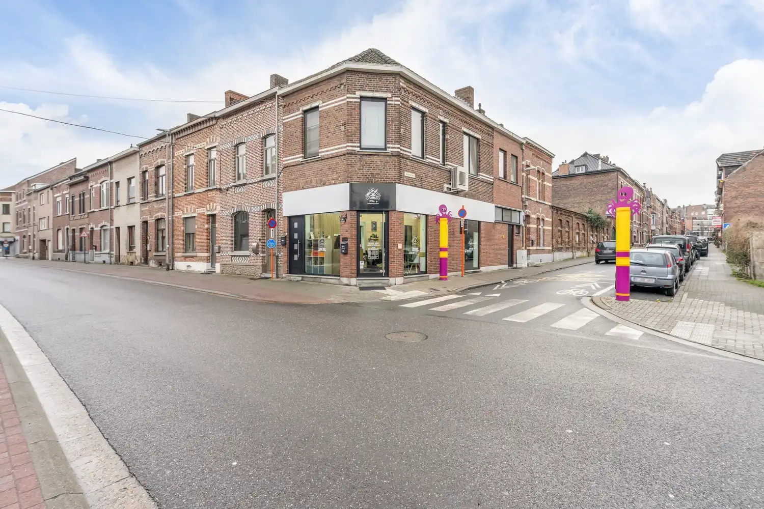 Gerenoveerd handelspand met appartement op gunstige locatie! foto {{pictureIndex}}