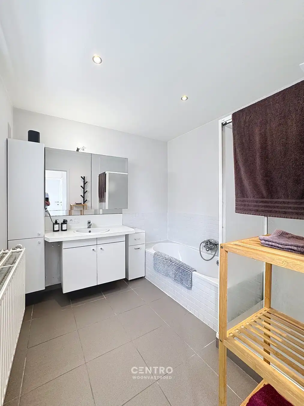 INSTAPKLARE woning met 4 slpks en ZUIDger. tuin! foto 10