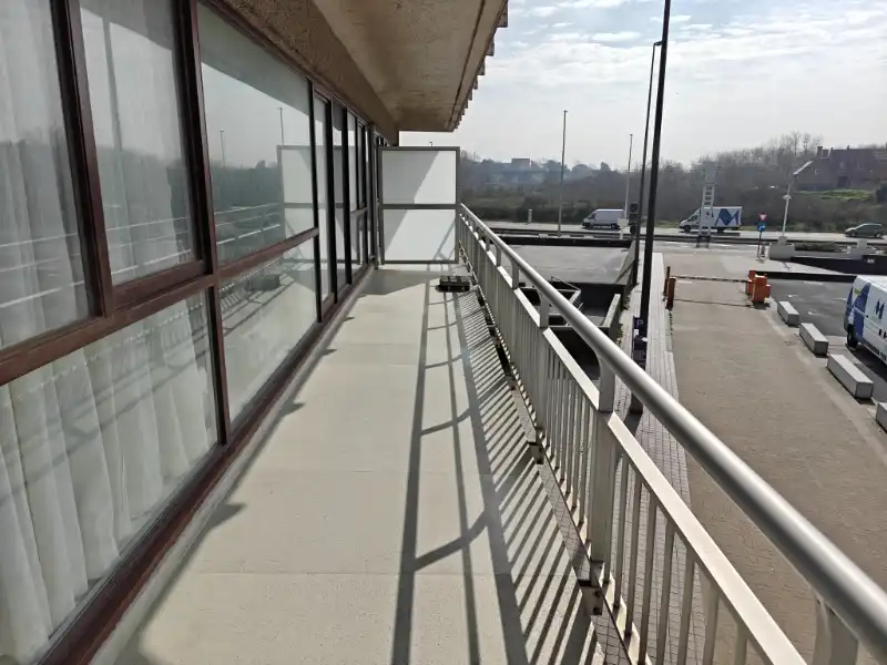 Te renoveren hoekappartement met groot terras – Residentie Twenty One, Oostduinkerke foto 5