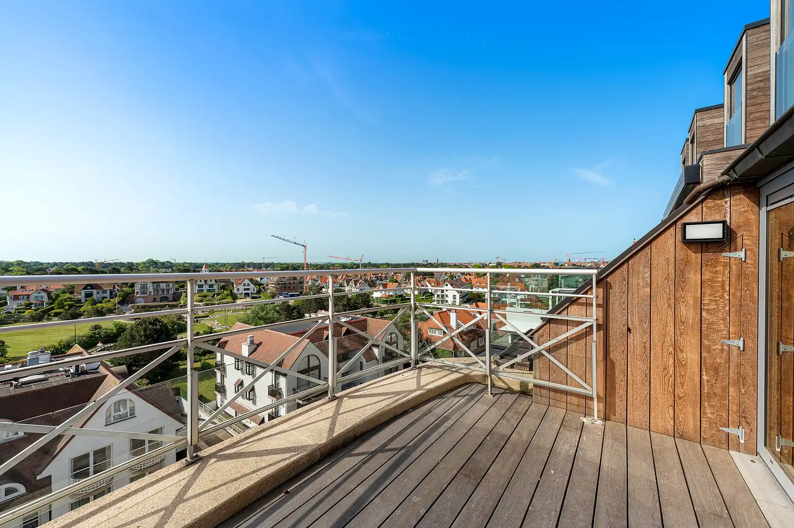 Zonnig gerenoveerd duplex penthouse appartement te Zoute foto 9