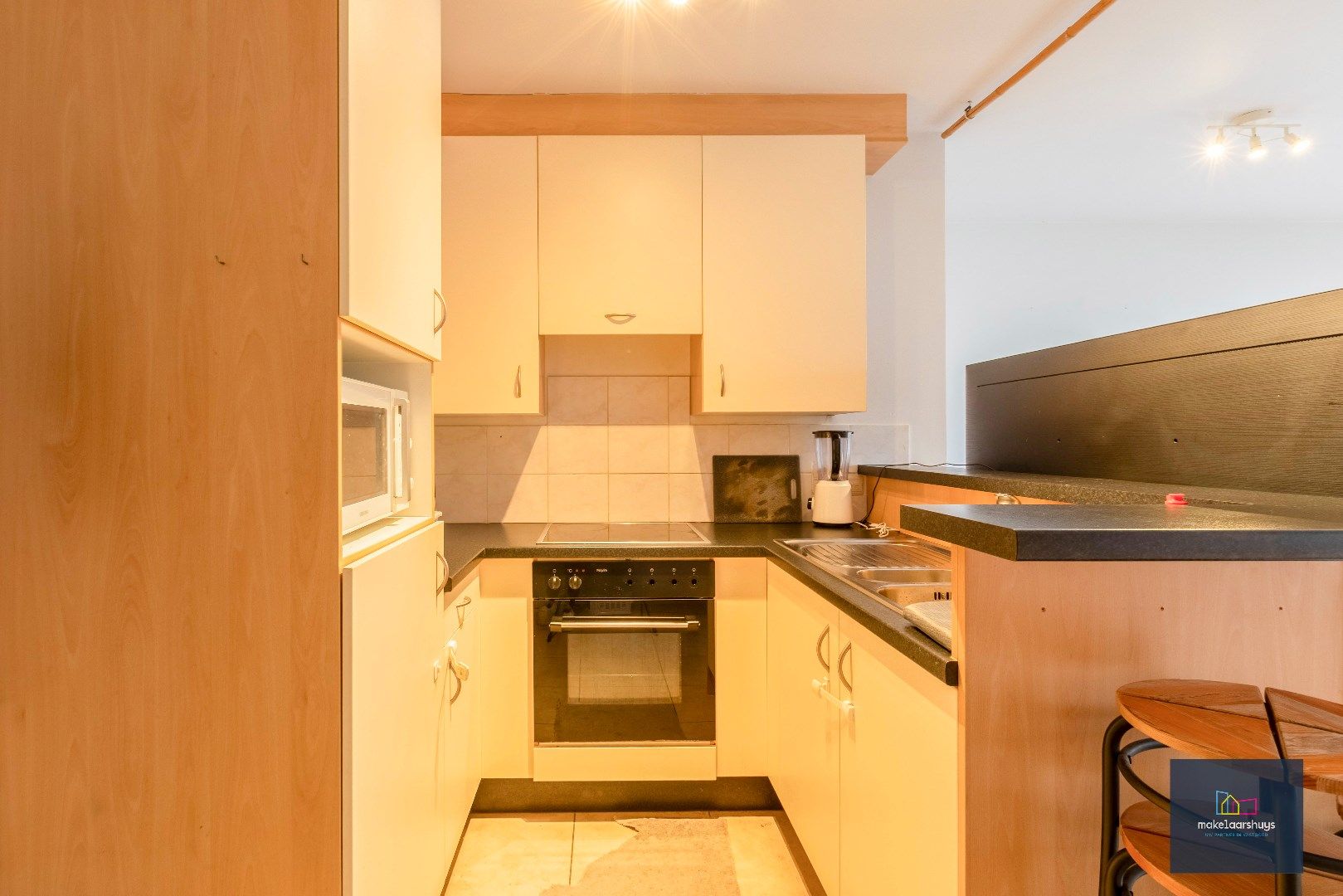  Zeer verzorgd 1-slaapkamerappartement met balkon en staanplaats foto 8