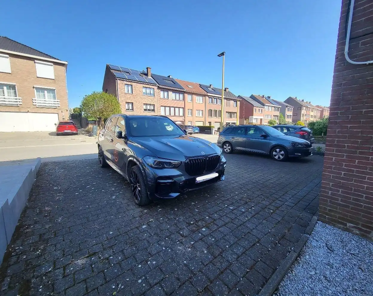 Ruime halfopen bel-etage woning met 4 slaapkamers en garage foto 2