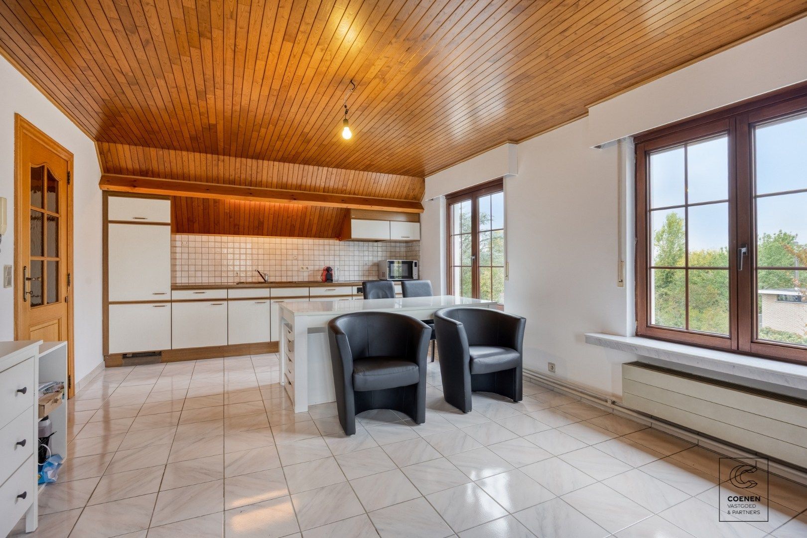 Charmant éénslaapkamerappartement in centrum Ranst! foto 3