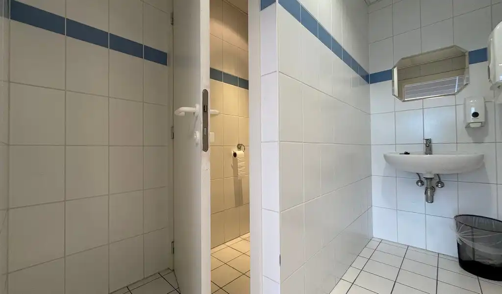 Instapklaar kantoor te huur nabij E313/E34 te Wommelgem foto 20