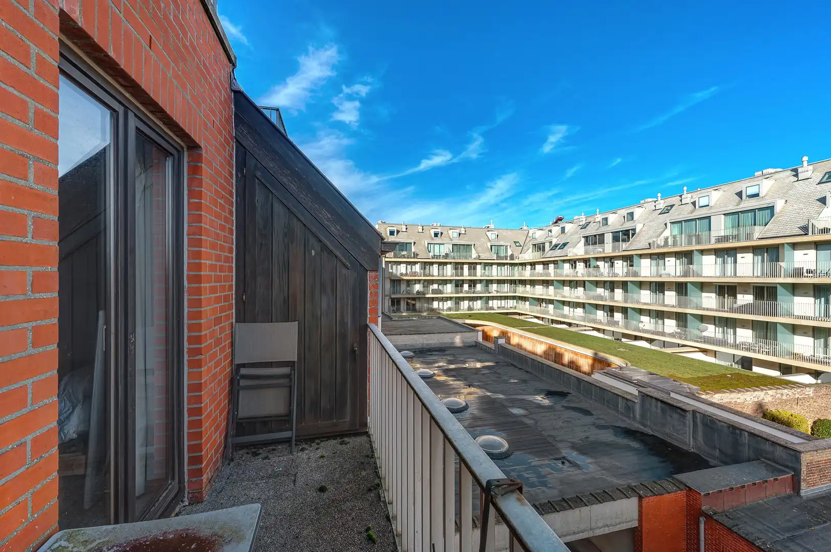 Lichtrijk appartement op enkele stappen van de Dumortierlaan. foto 18