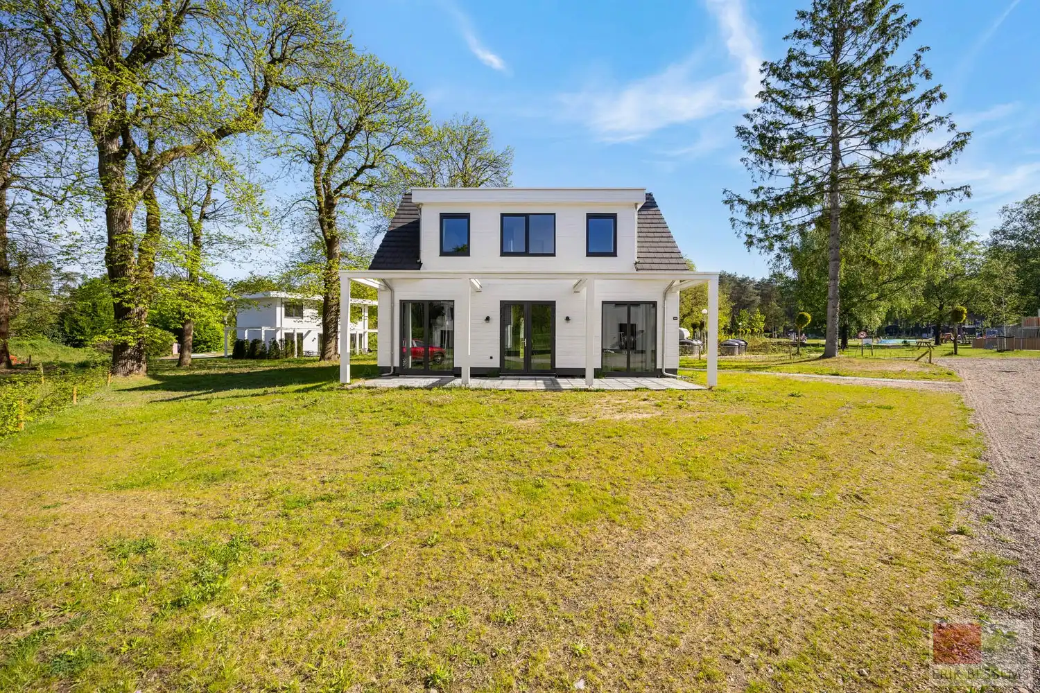 Ruime vakantiewoning (model Narvik) met een woonoppervlakte van ca. 128m² te Zutendaal - woning 111 foto {{pictureIndex}}