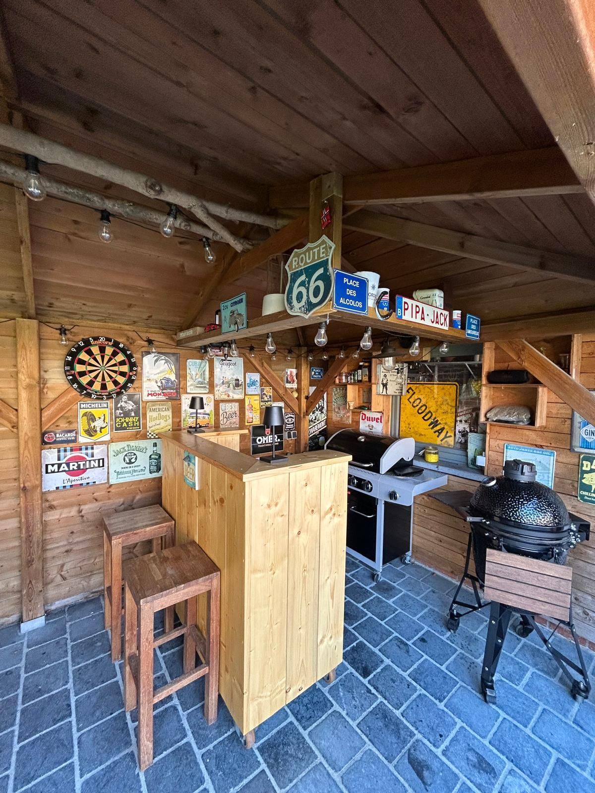 Halfopen woning met tuin, garage en pergola foto 5