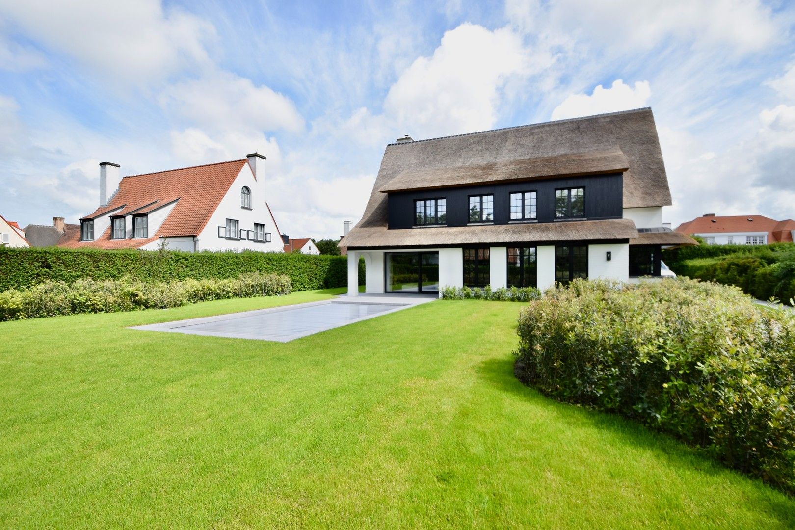 Alleenstaande villa uitzonderlijk rustig gelegen in een groene omgeving, aan de rand van het Zoute vlakbij de Kalfsmolen en de Graaf Jansdijk. foto 7