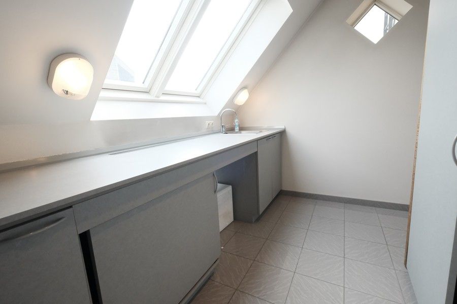 Penthouse midden in het centrum van Hasselt met 2 slaapkamers en een dubbele garage foto 12