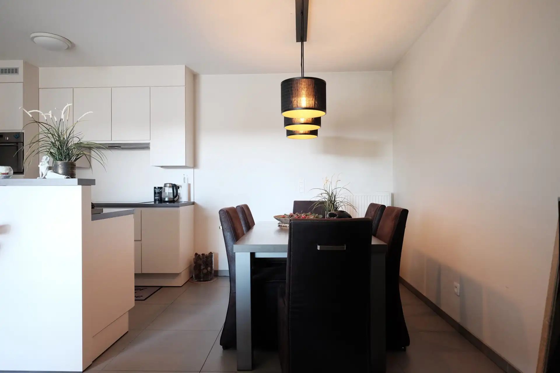 Instapklaar appartement met terras en parkeerplaats – ideale belegging in Izegem foto 7