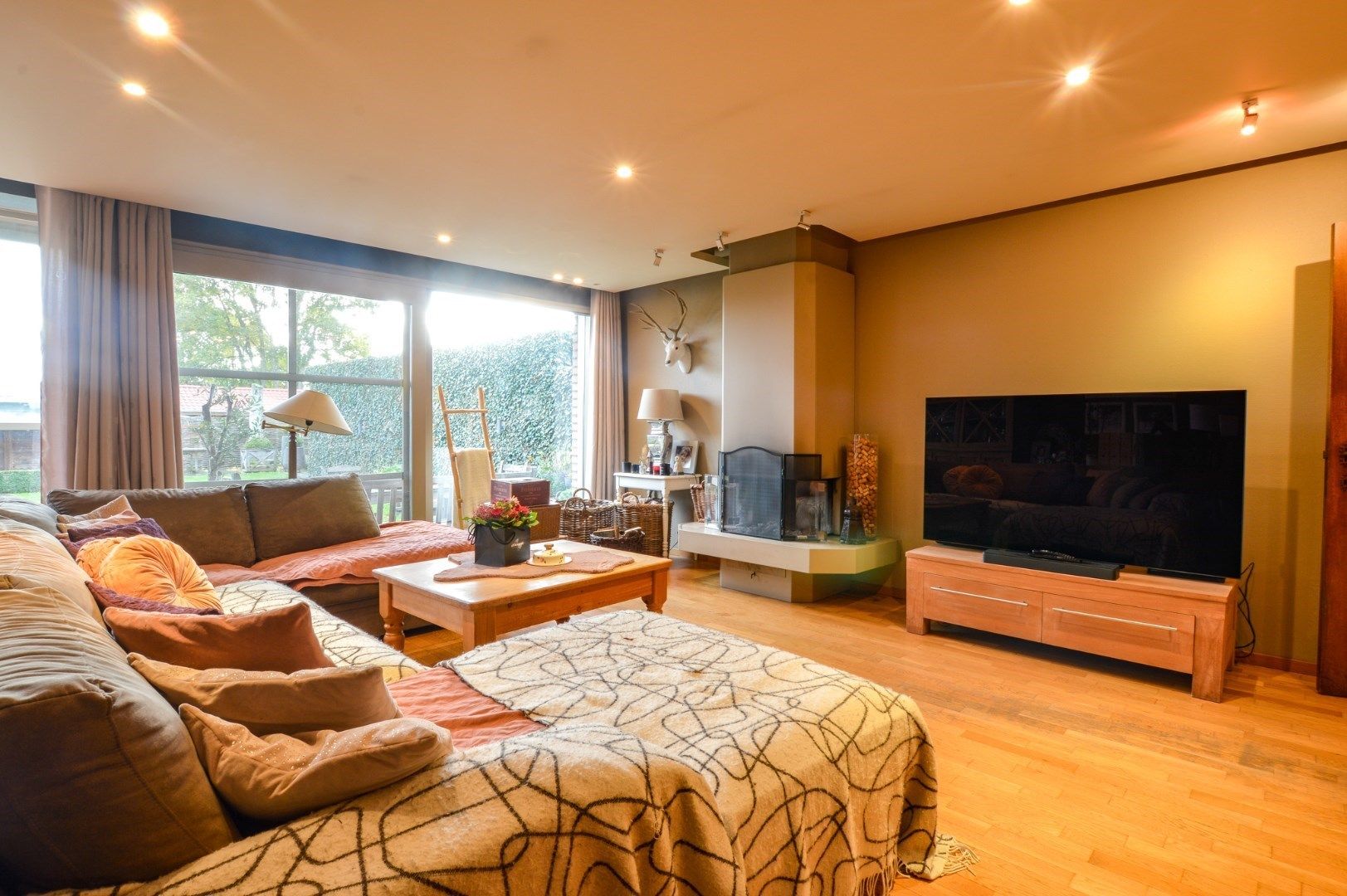 Ruime handelswoning in het centrum van Aartrijke foto 9