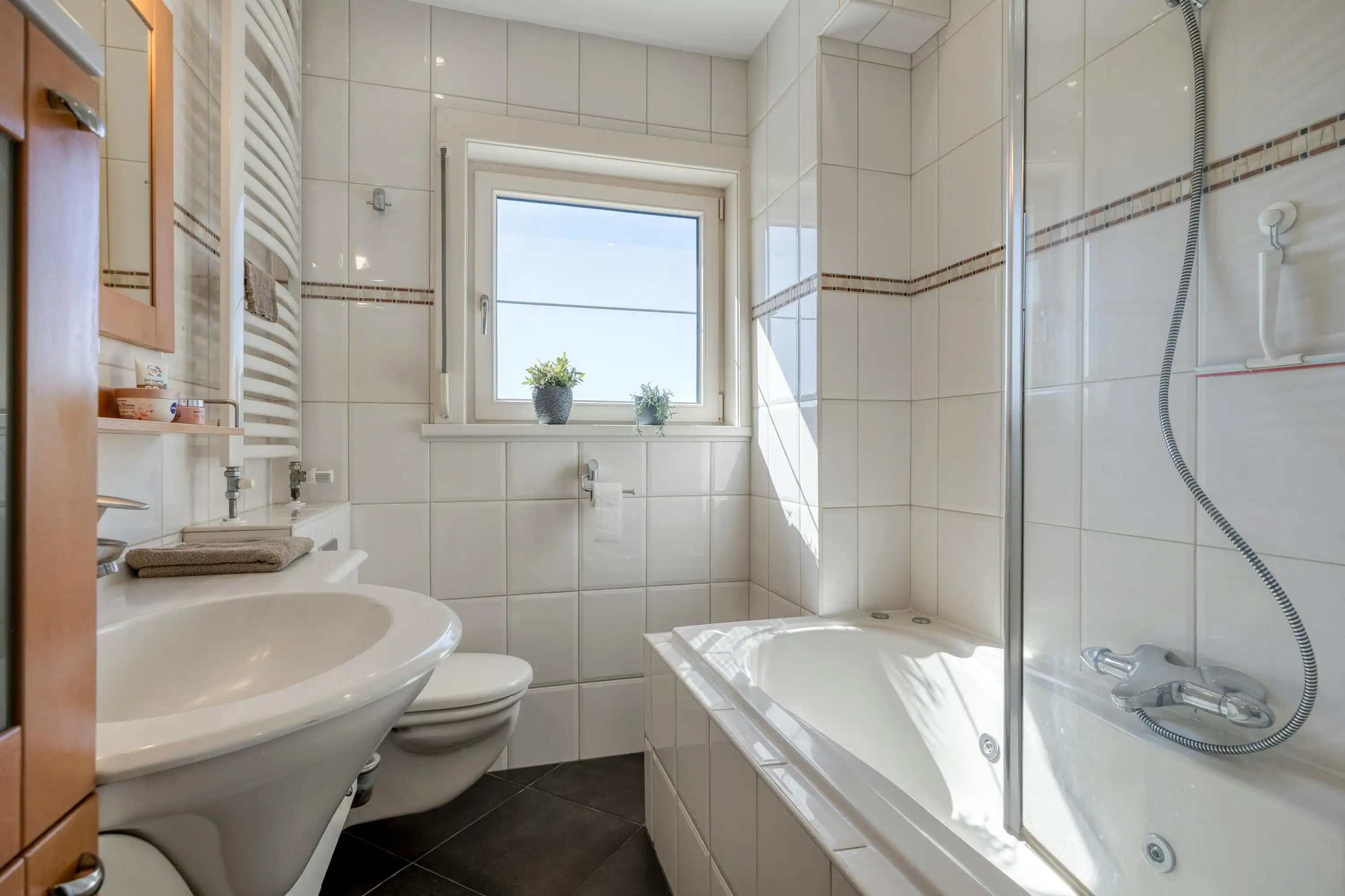 Huis te koop in Stabroek: instapklare bel-etage foto 21