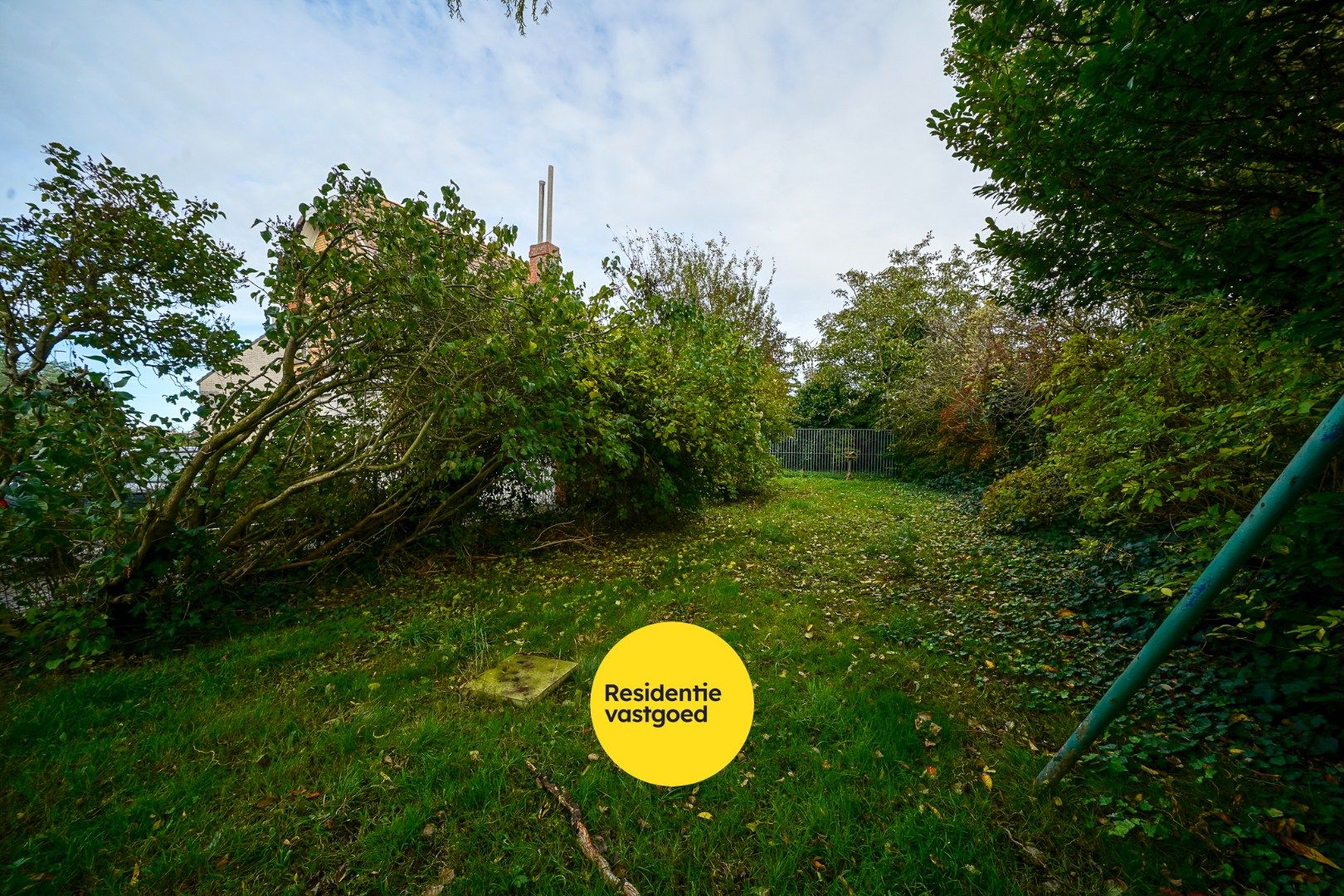 Ruime woning met dubbele garage en 6 slaapkamers in Bredene – ideaal renovatieproject foto 6