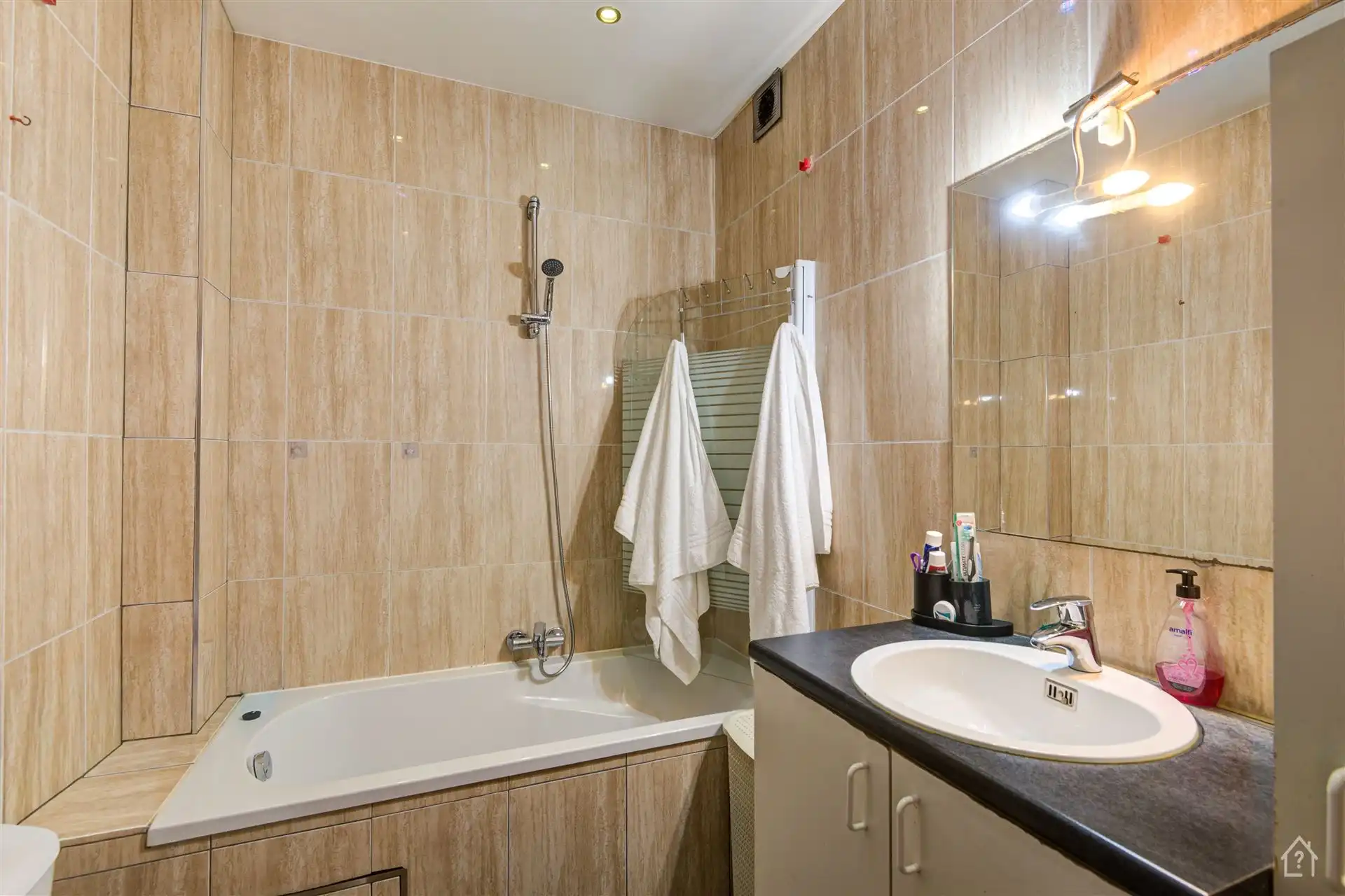 Woonéénheden in Opbrengsteigendom - Appartementsgebouw foto 18