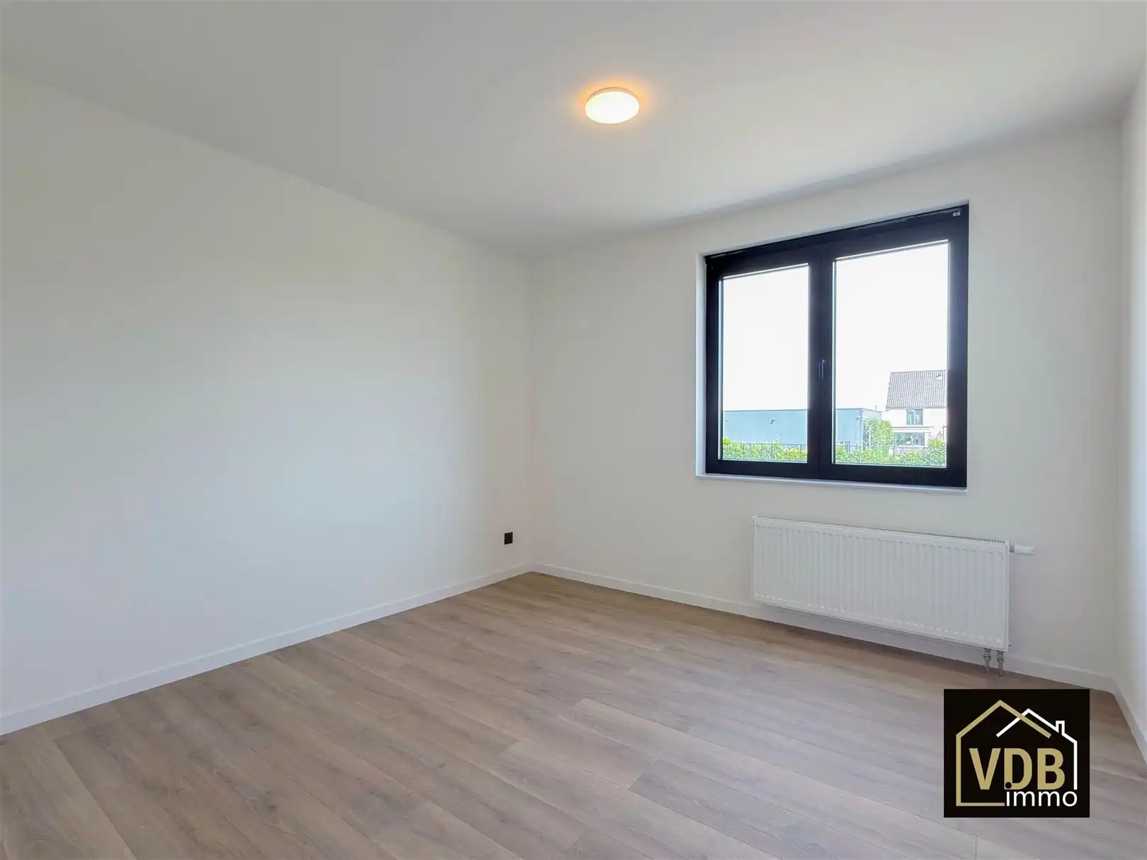 Een knus gerenoveerde woning met 3 slaapkamers en tuin foto 42