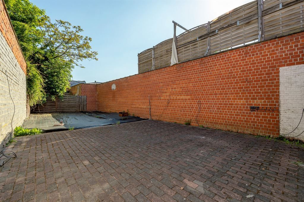 Handelswoning met op heden 2 units foto 6