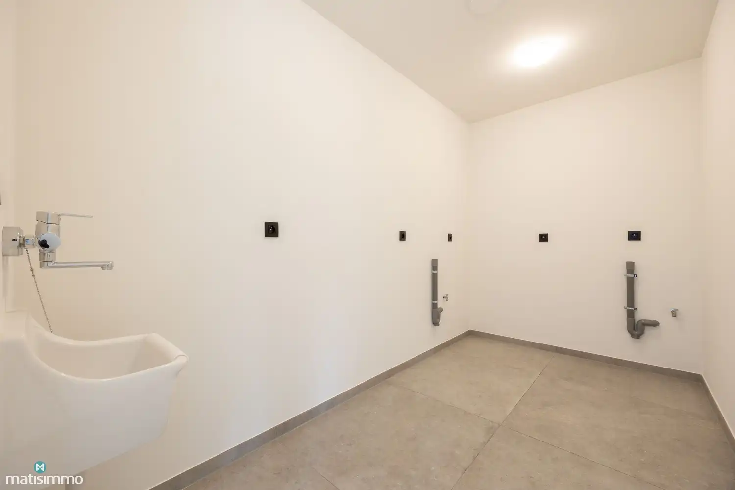 HOOGWAARDIG AFGEWERKTE NIEUWBOUWWONING MET DRIE SLAAPKAMERS EN TUIN (INCLUSIEF TUINONDERHOUD) TE RIEMST foto 8