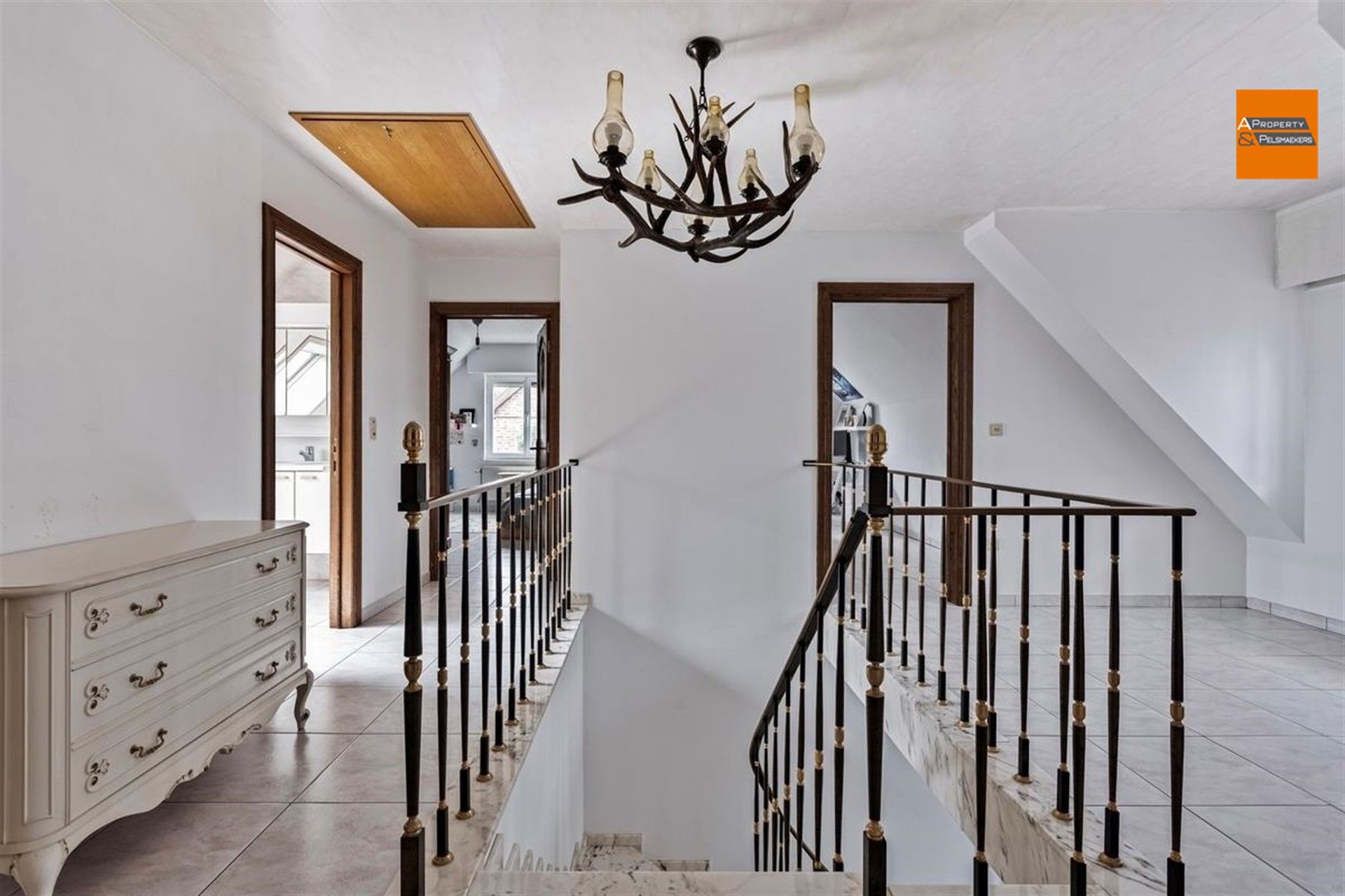 Ruime villa met 4 /5 slaapkamers op prachtige stuk grond foto 16