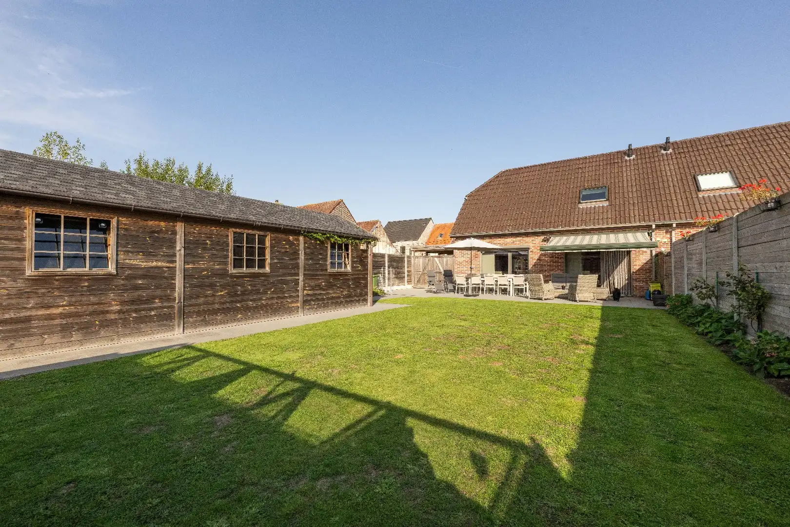CENTRAAL GELEGEN INSTAPKLARE WONING foto 12