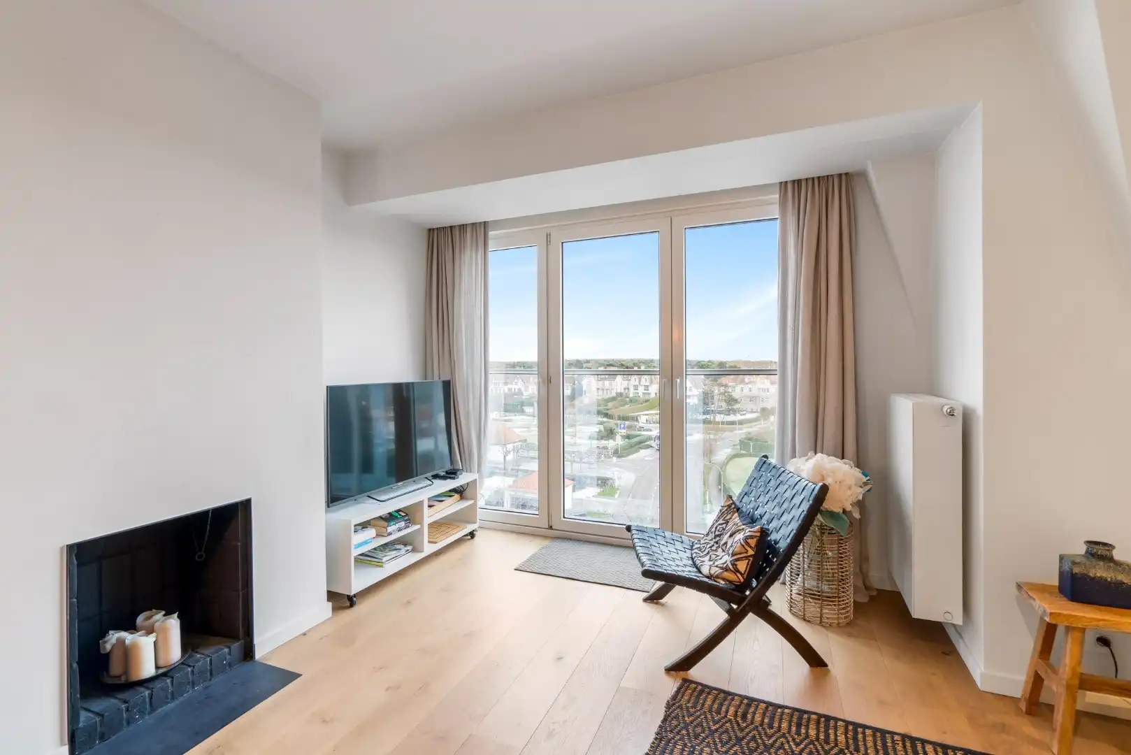 Uitstekend gelegen appartement met 3 slaapkamers in hartje Zoute op de Kustlaan aan de minigolf foto 4