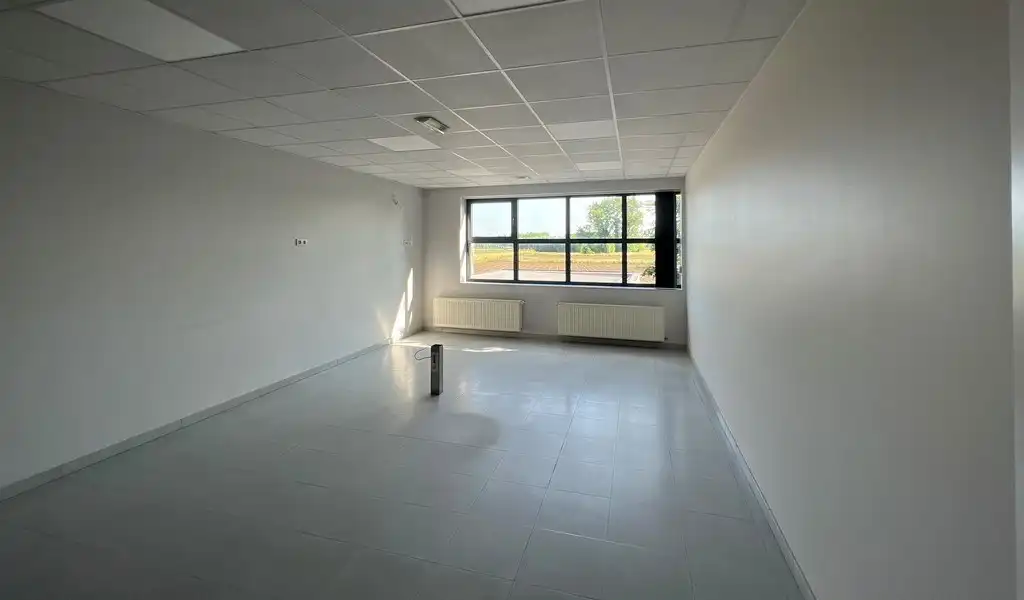 Bedrijfsgebouw met villa te huur langs  E17 in  Kruisem foto 12