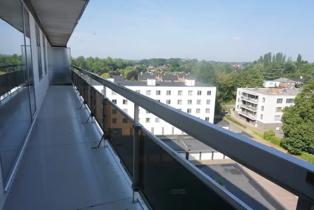Deels gemeubeld appartement met garagebox en kelder foto 10