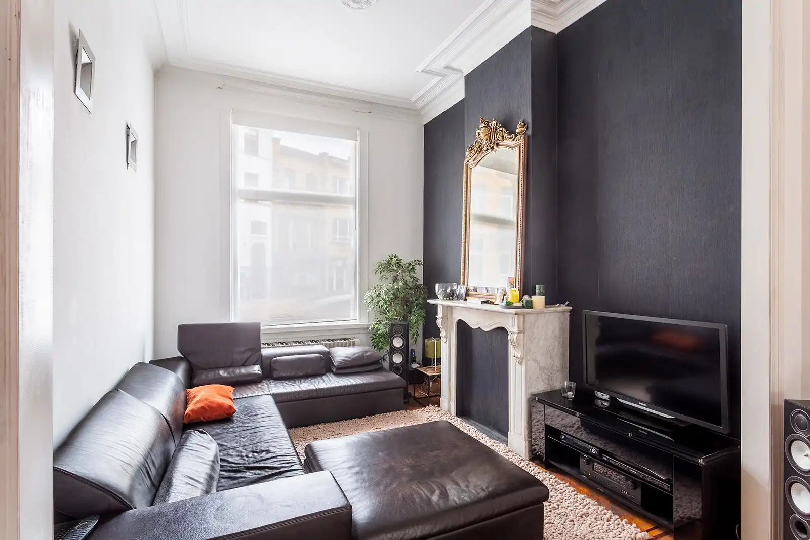 Charmante authentieke woning met 3 slaapkamers en stadstuin nabij Markgravelei foto 14