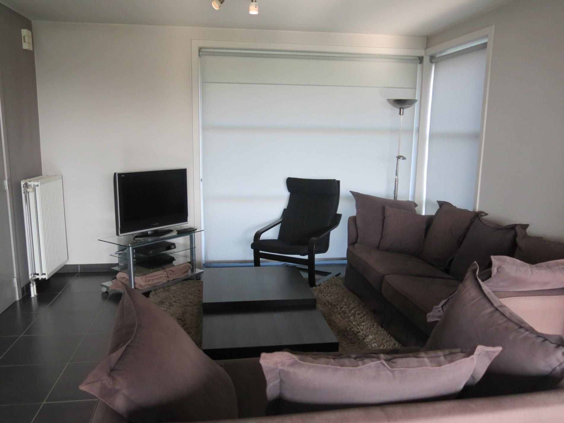 Uiterst verzorgde woning met zongerichte tuin en 3 slaapkamers foto 2