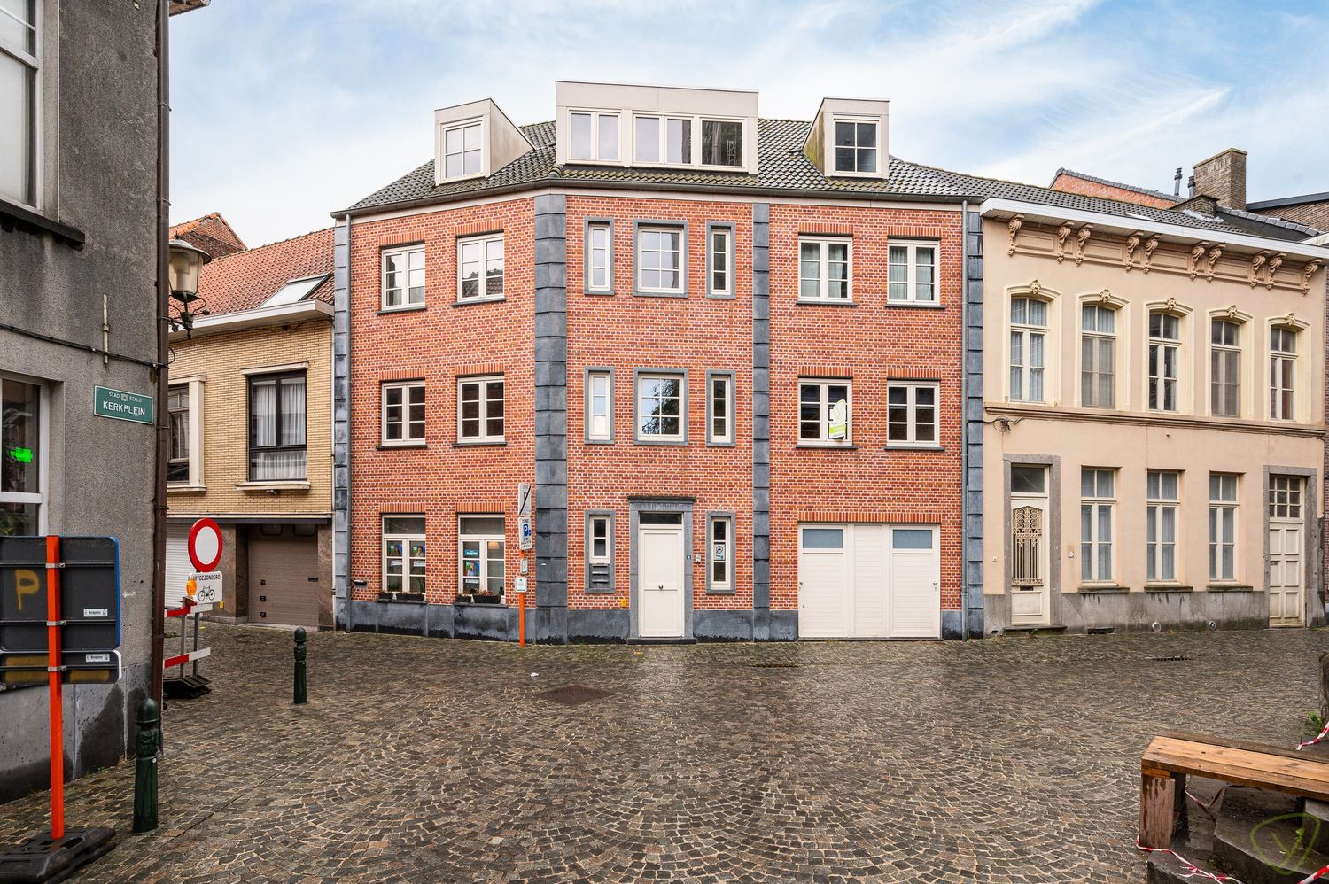 Sfeervol appartement te huur in het hart van Eeklo foto {{pictureIndex}}