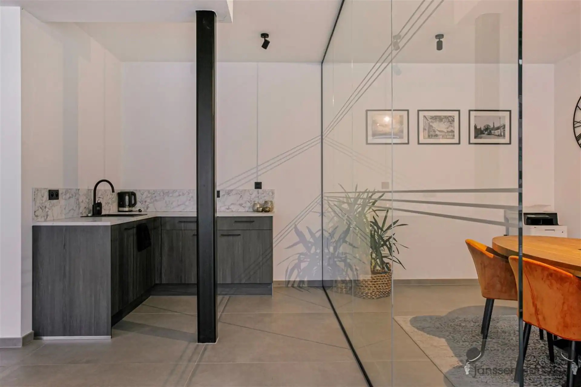 Unieke Kans: Commerciële Toplocatie in het Hart van Itegem foto 3