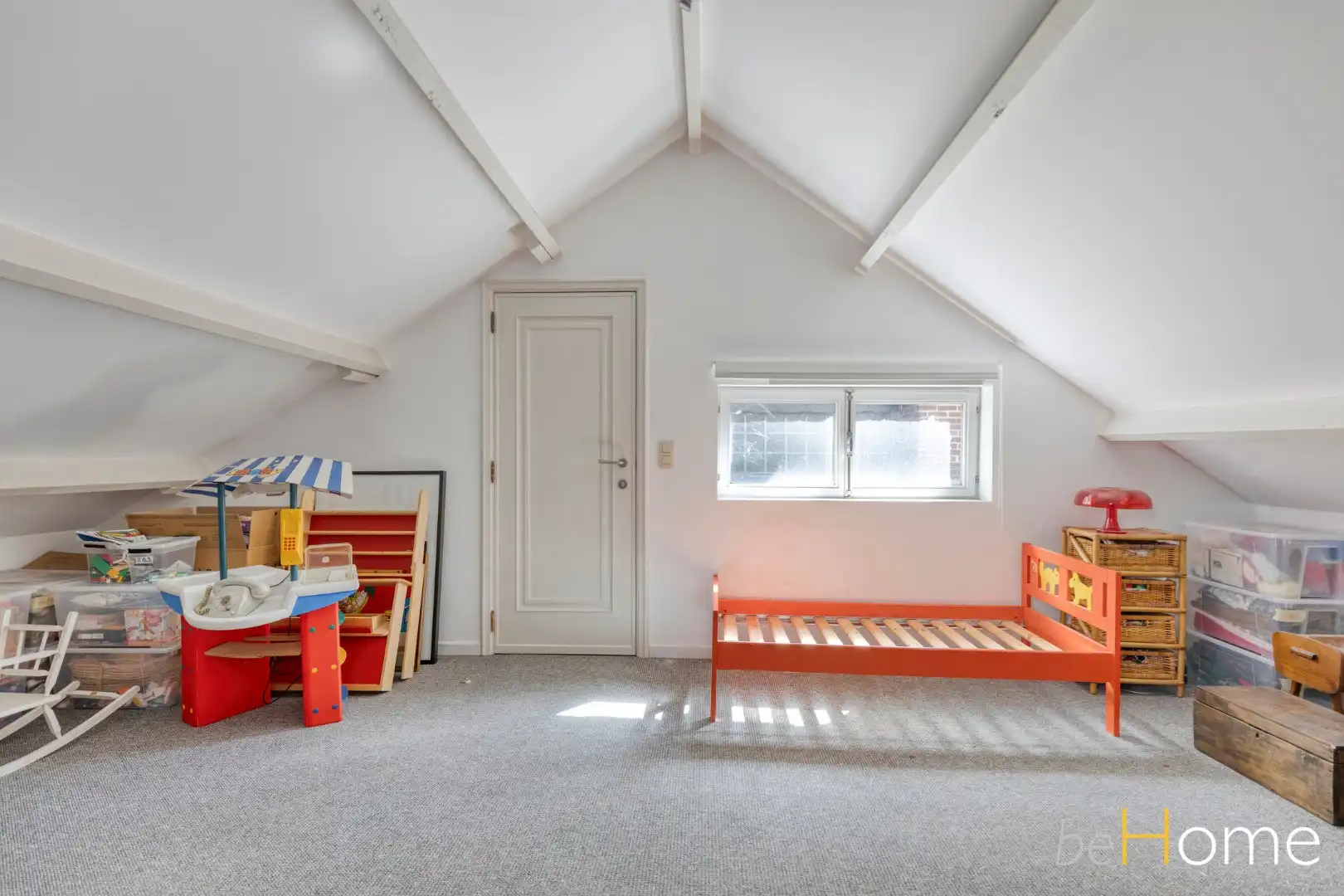 TE HUUR - Op zoek naar een stijlvol en uniek herenhuis met 5 slpk in hartje Merchtem? Welkom Home! foto 24