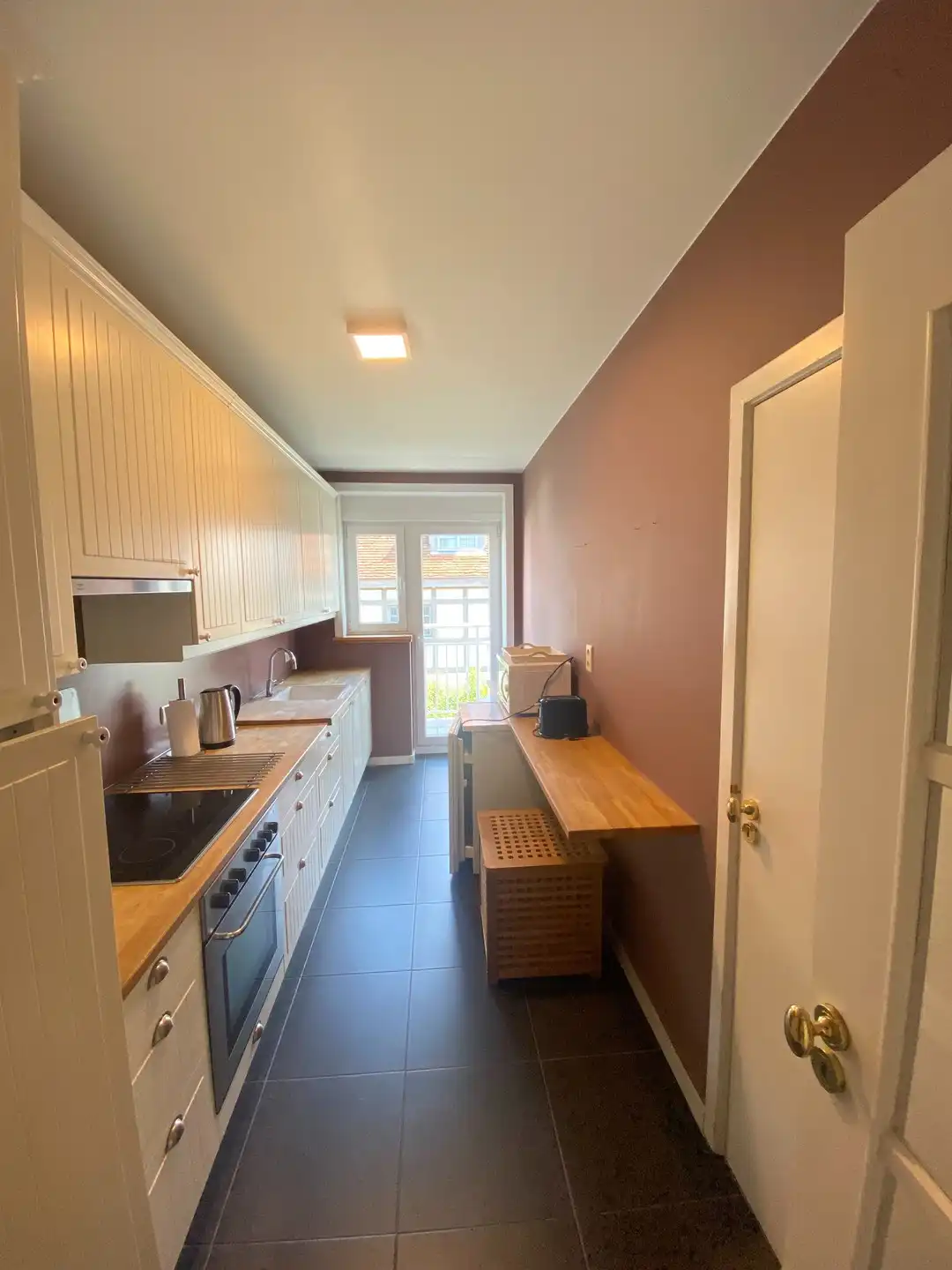 Gemeubeld: ruim appartement vlakbij zee! foto 5