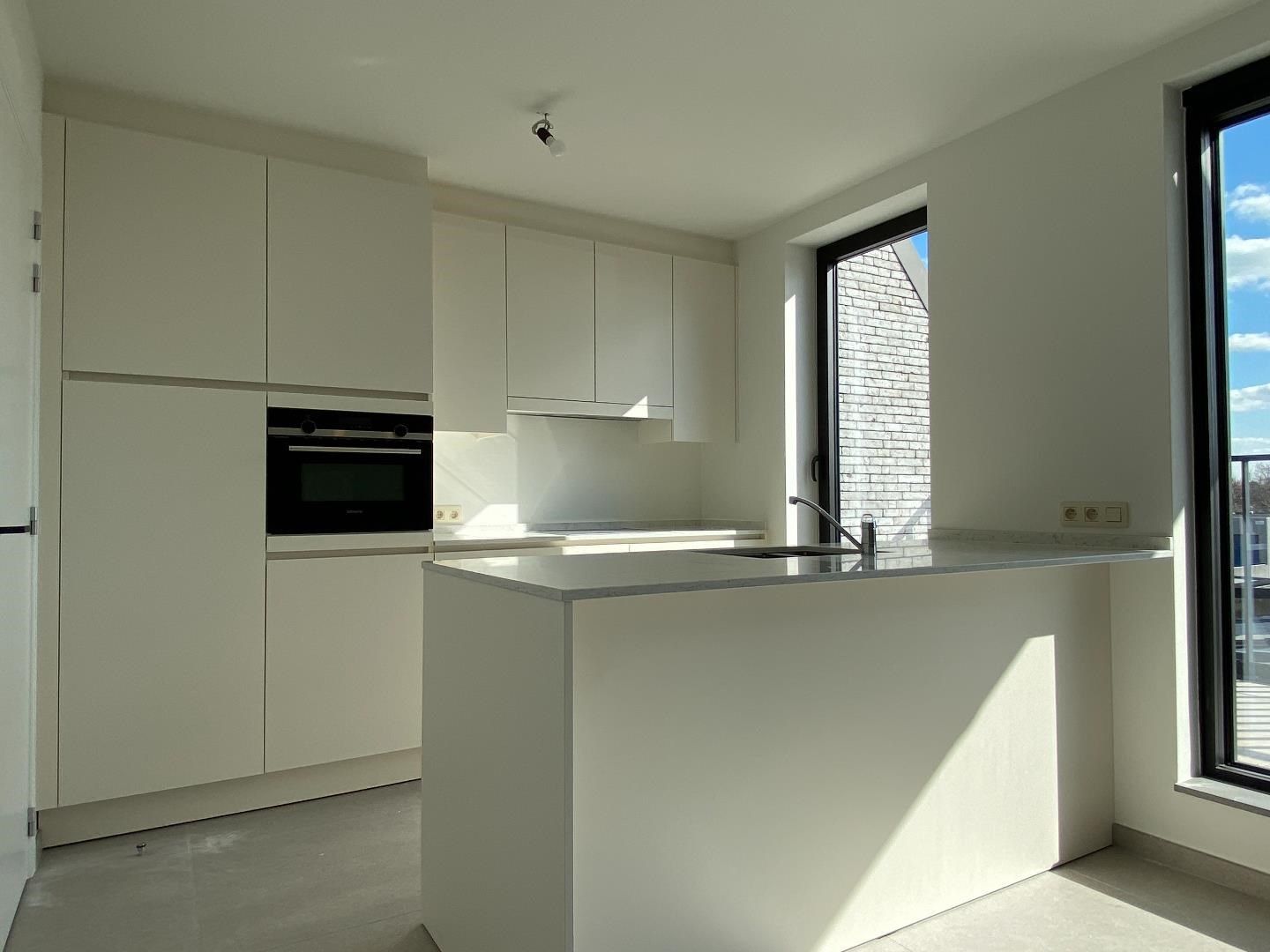 Recent appartement met groot zuid-gericht terras, staanplaats en drie kamers. foto 11