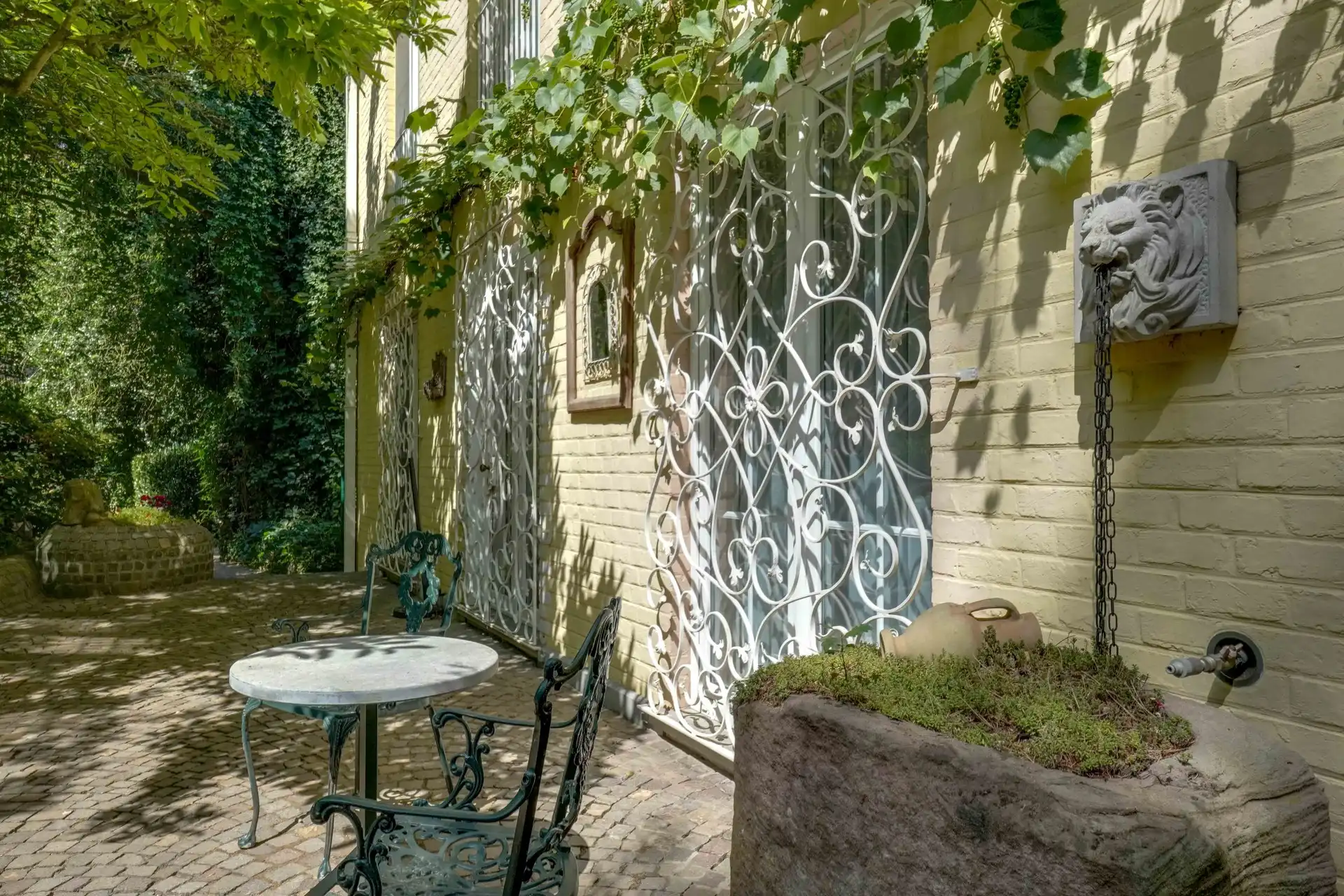 EXCLUSIEVE VILLA IN DOODLOPENDE STRAAT foto 59