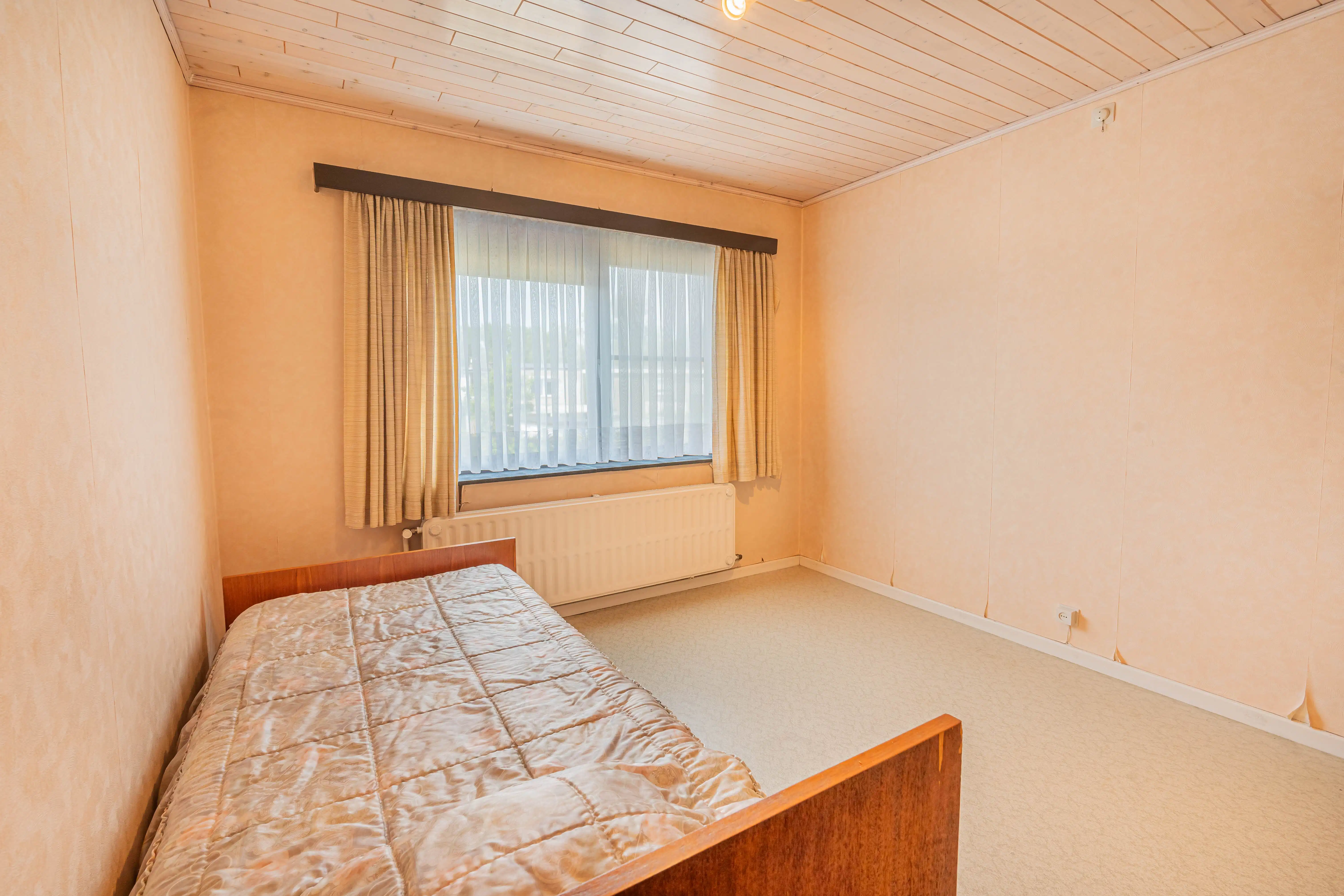 Gezinswoning met 3 slaapkamers, garage en tuin foto 15