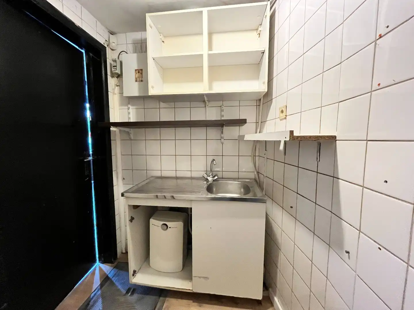 Zichtbare handelsruimte met kelder in bruisende buurt foto 7