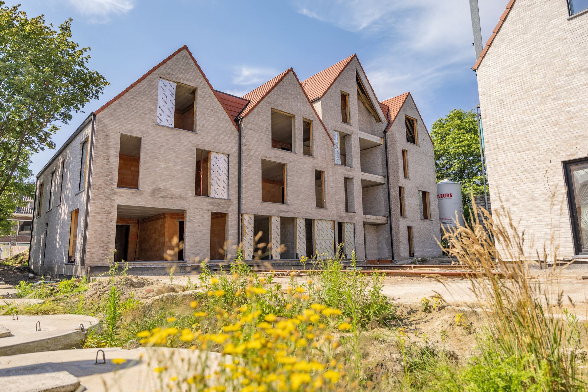 Exclusief wonen in het bruisende centrum van Lommel. Stap binnen in Residentie Het Burgemeesterpark en beleef hoe comfortabel wonen kan zijn foto 2