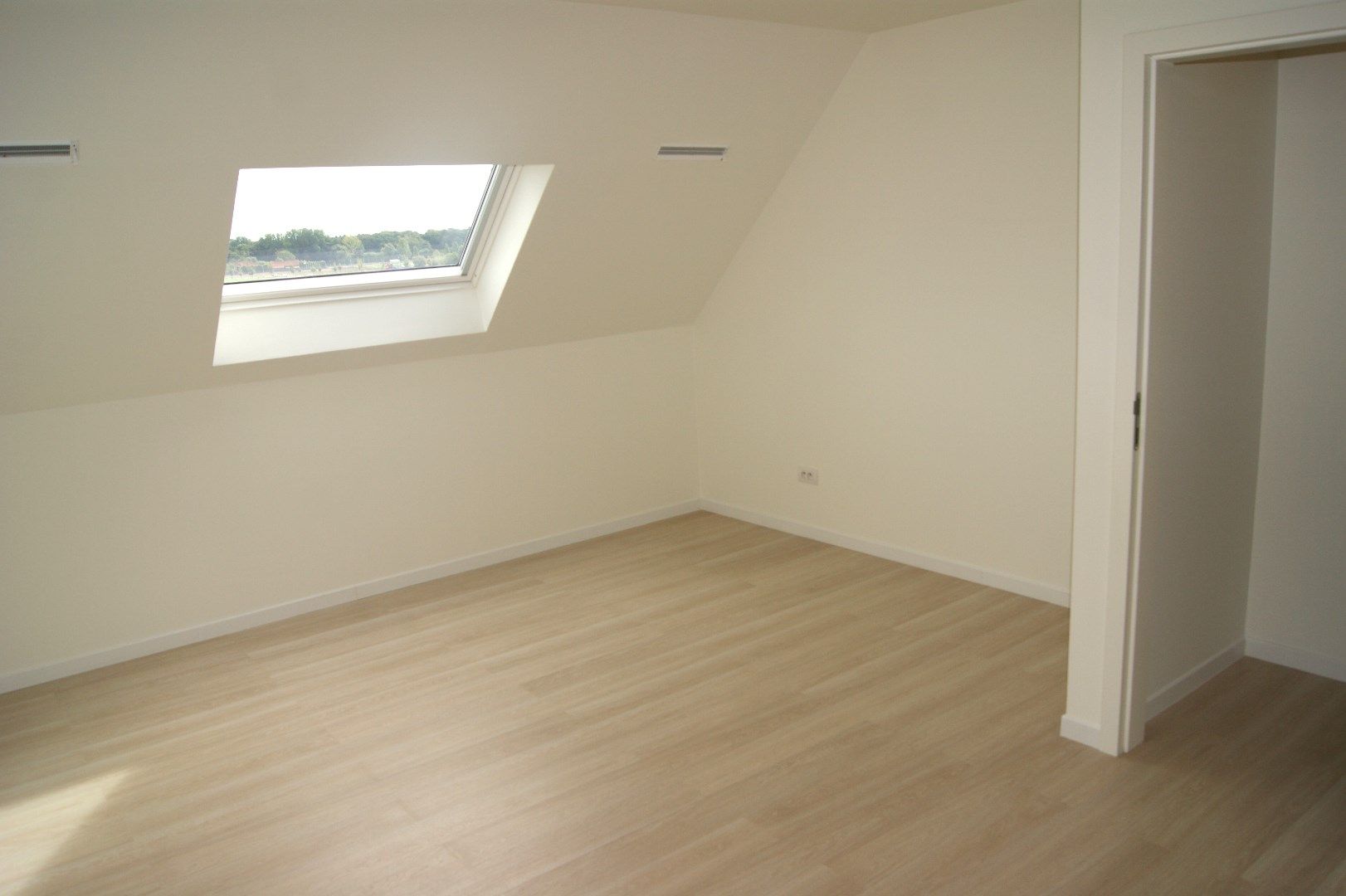 Perfect uitgeruste energiezuinige woning met 4 slpk, tuin en garage, Torhout foto 12