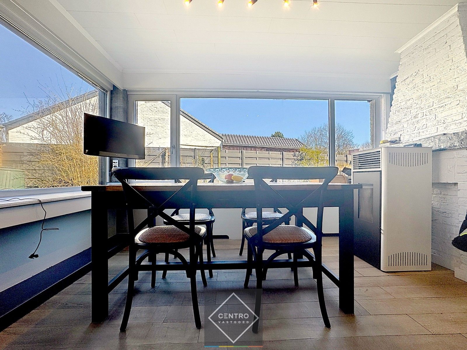 Ruime, instapklare WONING met 5/6 slaapkamers, badkamer, nieuwe keuken, grote garage en ZONNIGE tuin te Brugge (Sint-Kruis) foto 8