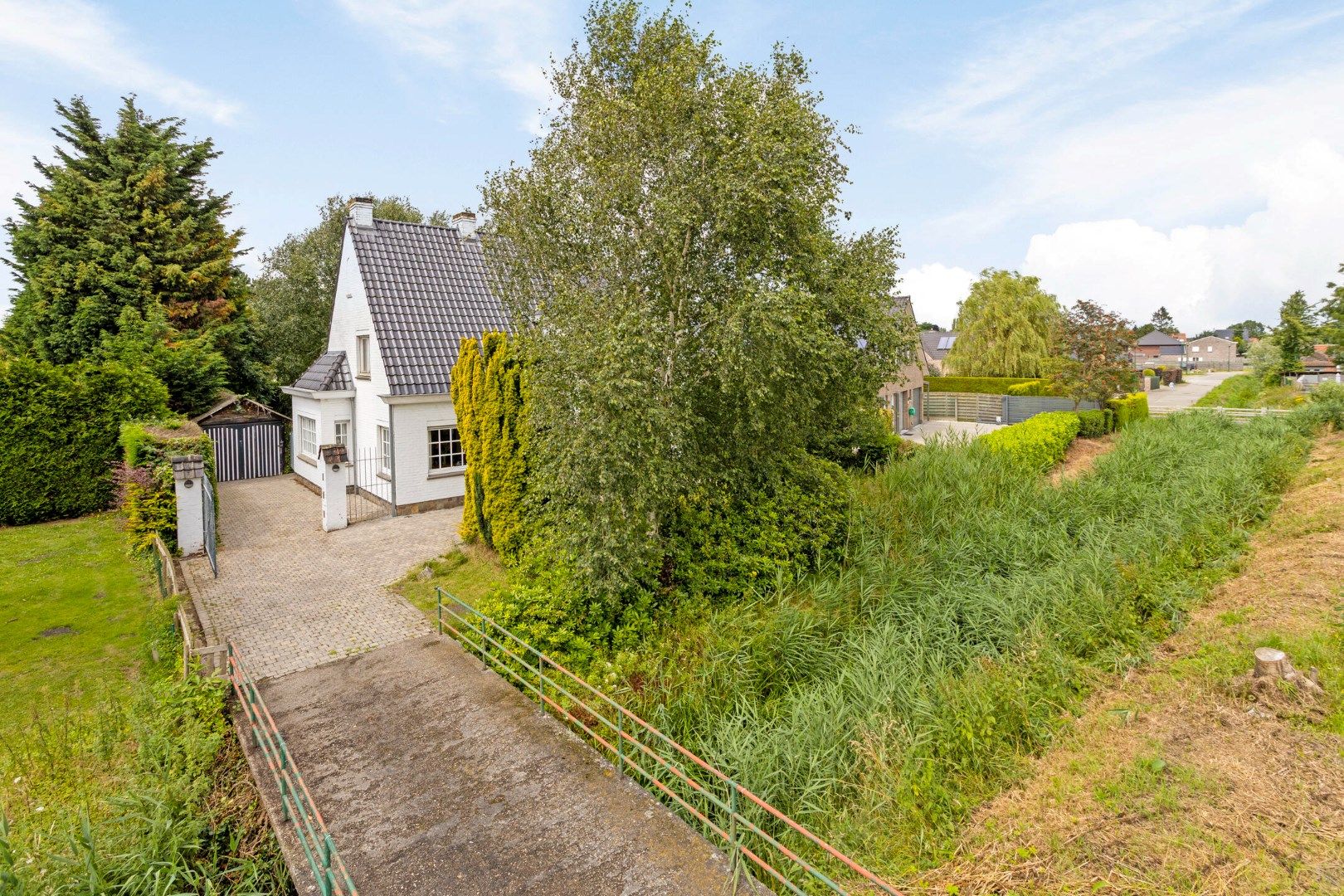 Prachtige villa met drie slaapkamers op 1098 m² foto 2