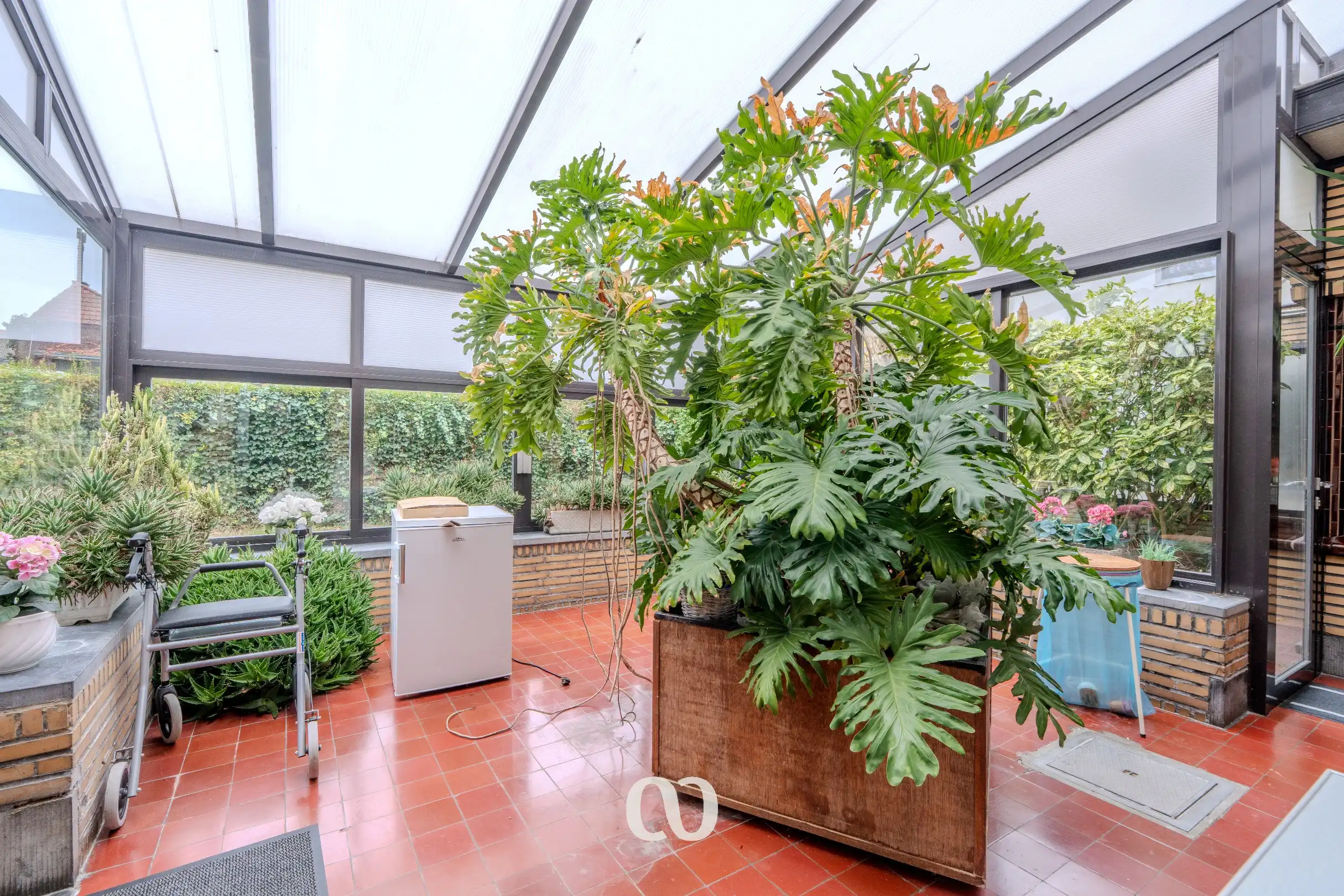 Zeer grote karaktervolle woning in art-deco stijl met tal van mogelijkheden foto 6