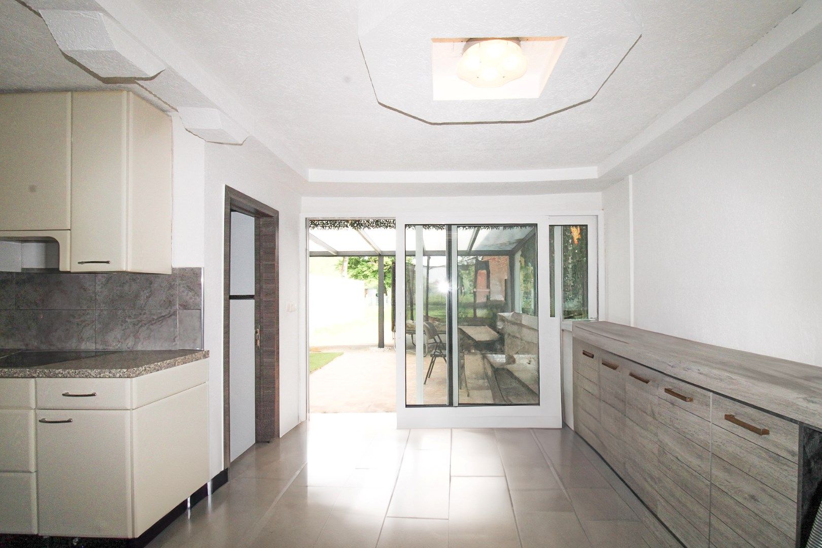 Verrassend ruime gezinswoning met energielabel B, vier slaapkamers en een uitgestrekte diepe tuin te koop in Sint-Niklaas! foto 10