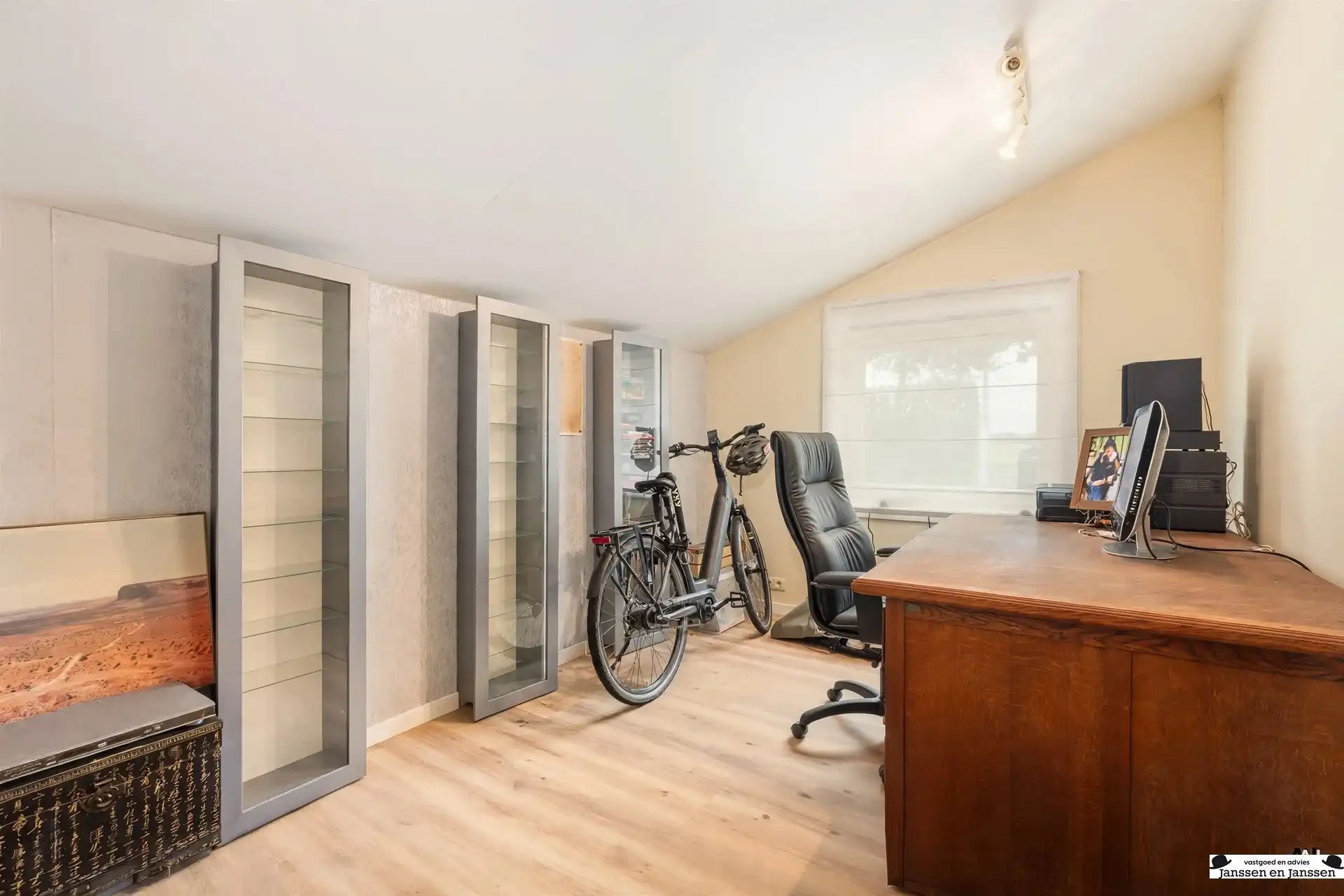 Unieke laagbouwwoning met 4 slaapkamers foto 16
