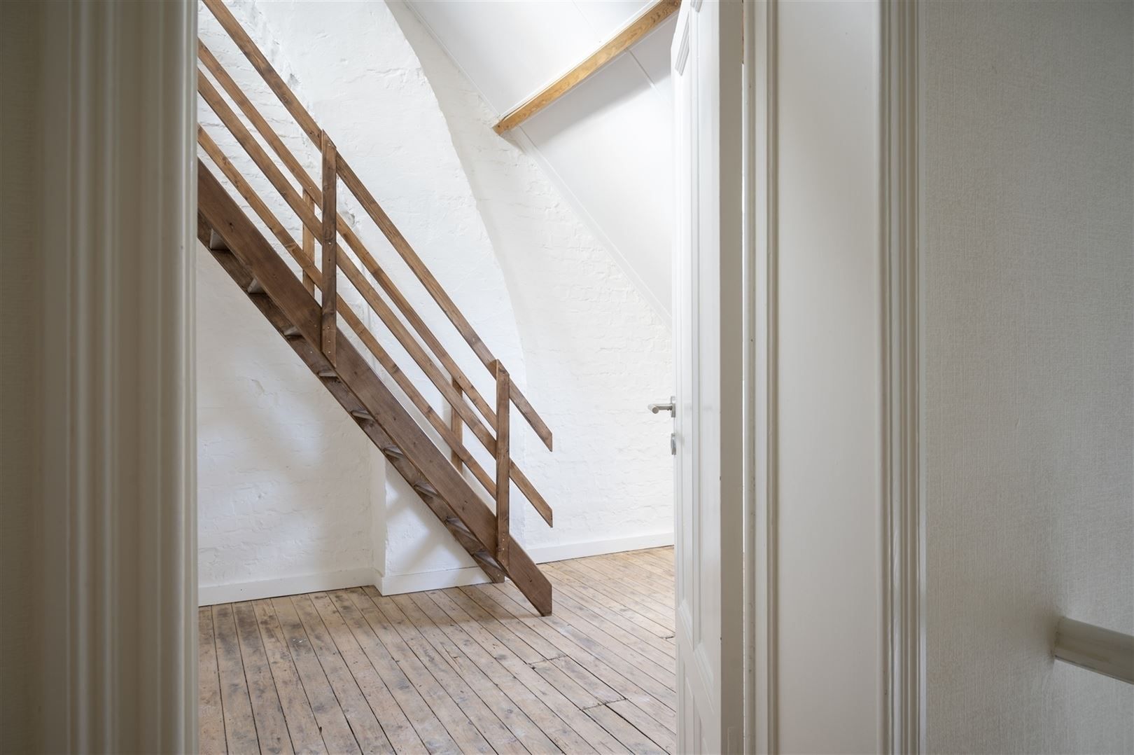 volledig gerenoveerde woning met authentieke elementen foto 7