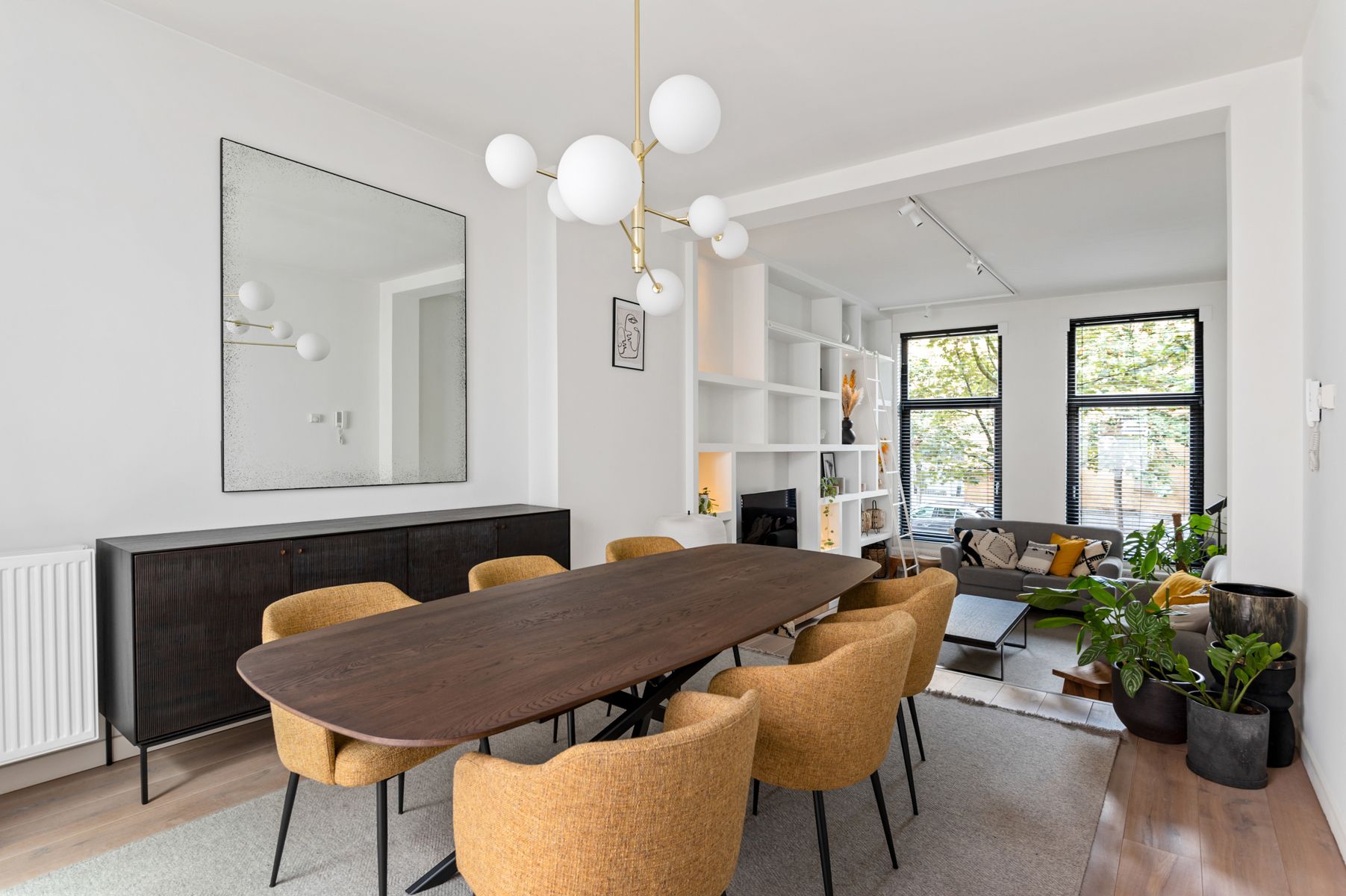 Luxe bemeubelde duplex met terras op het bruisende Zuid foto {{pictureIndex}}