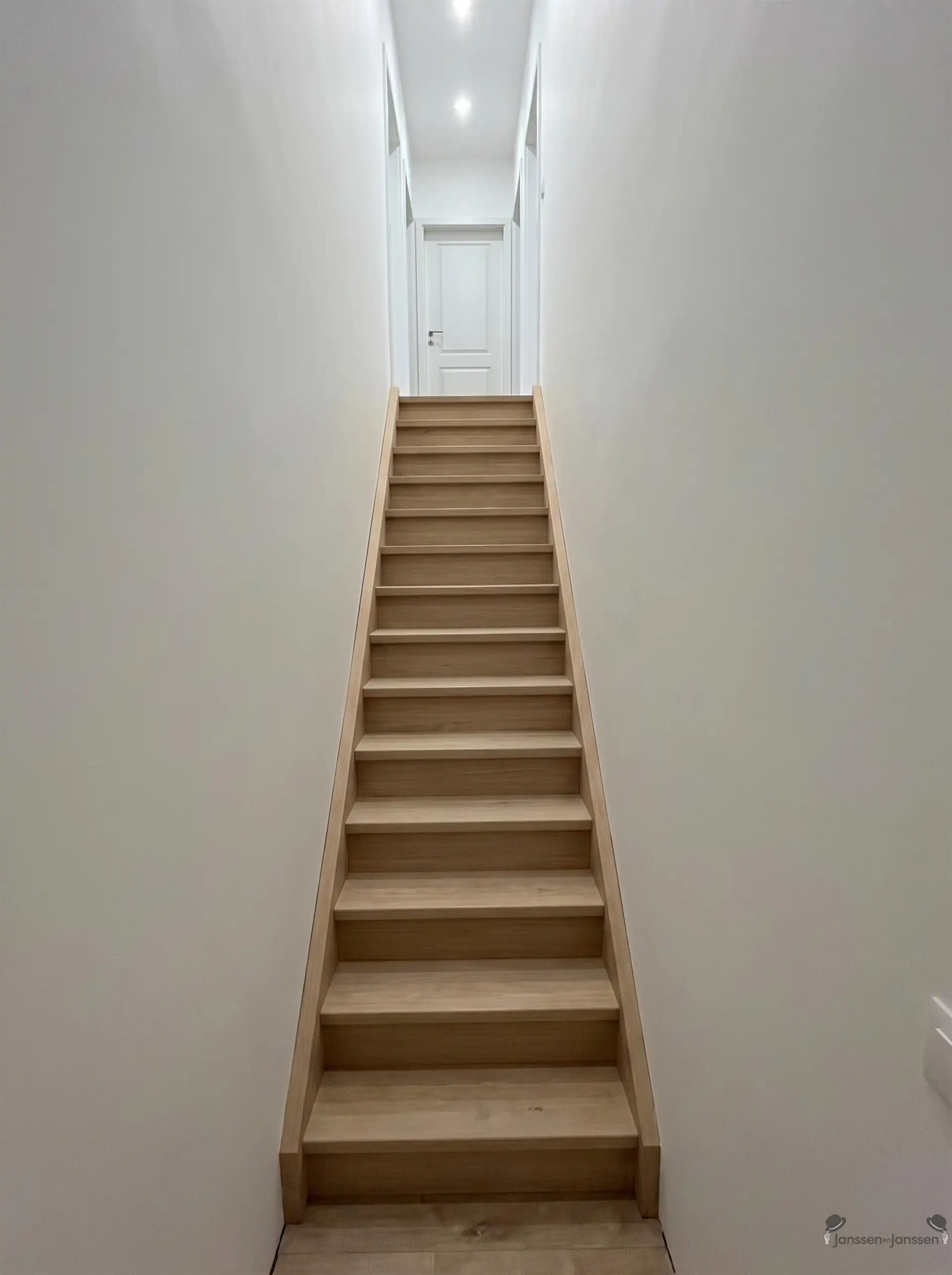 Instapklaar duplexappartement gelegen in het centrum van Gooreind foto 5