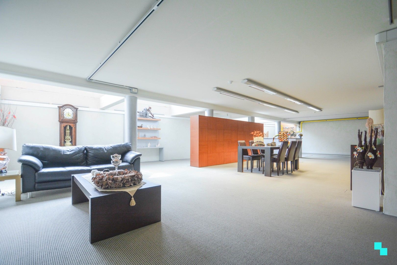 Commercieel gebouw van ca. 206 m² in het centrum van Izegem foto 8